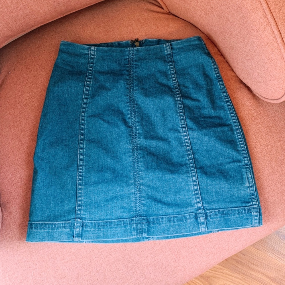 Modern femme denim mini! - Picture 1 of 3